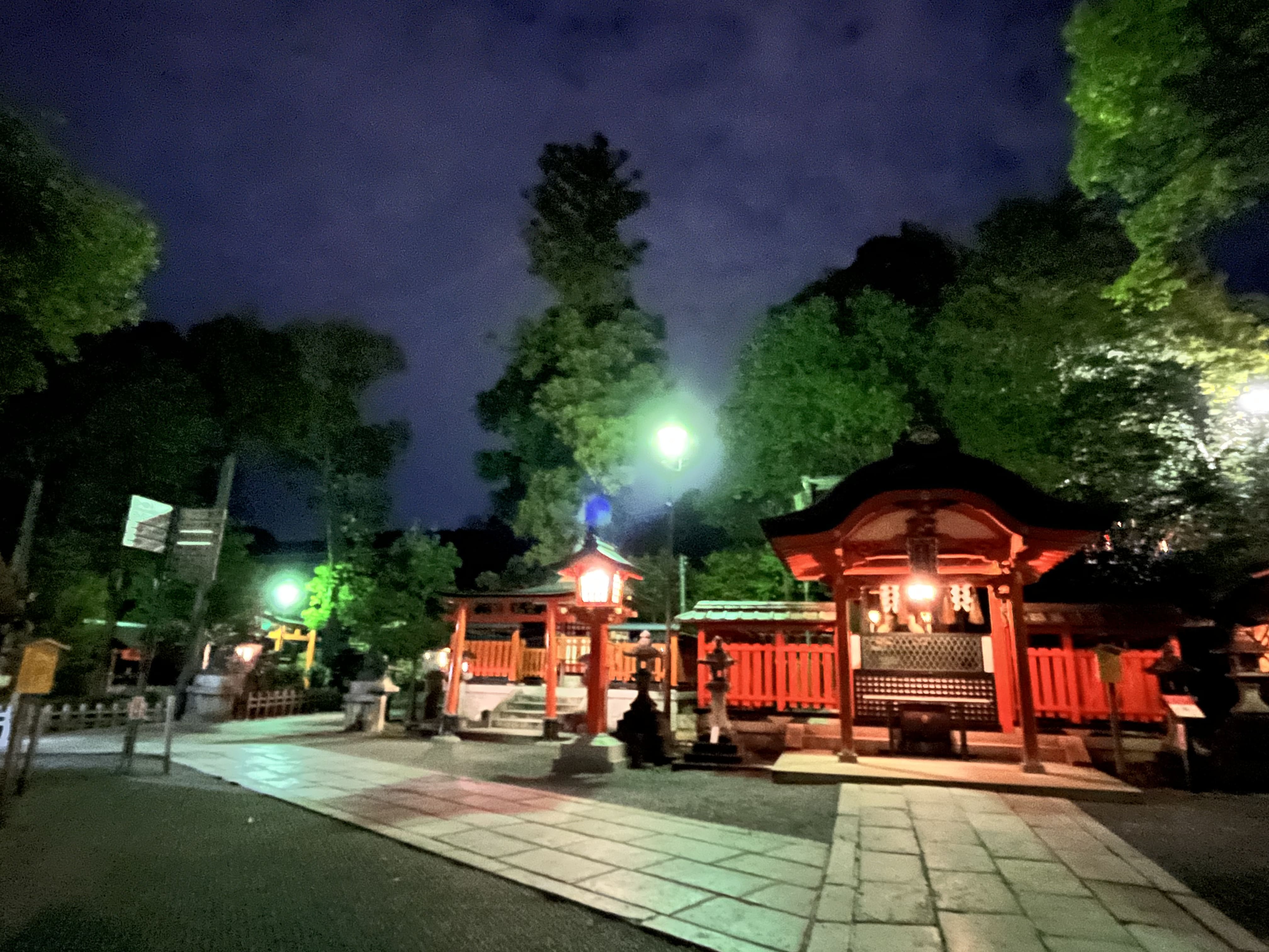 夜の伏見稲荷